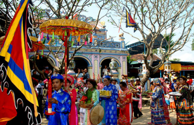 Lễ hội Chùa Bà Nước Mặn - Tuy Phước, Bình Định. Ảnh V.N Báo Bình Định
