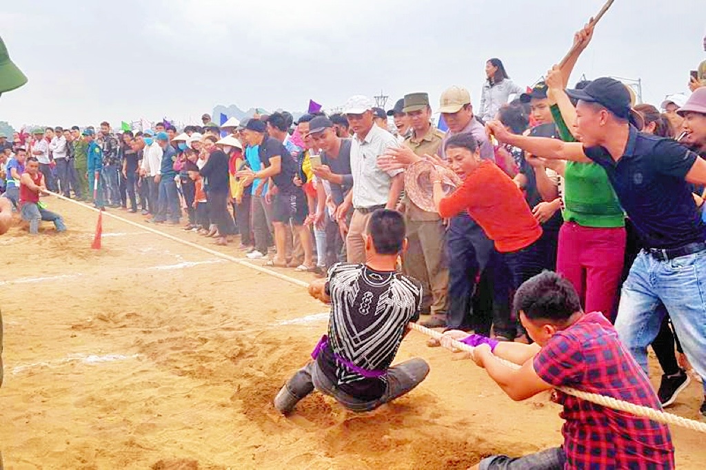 Hoạt động vui chơi văn hóa, văn nghệ, thể thao trong lễ hội